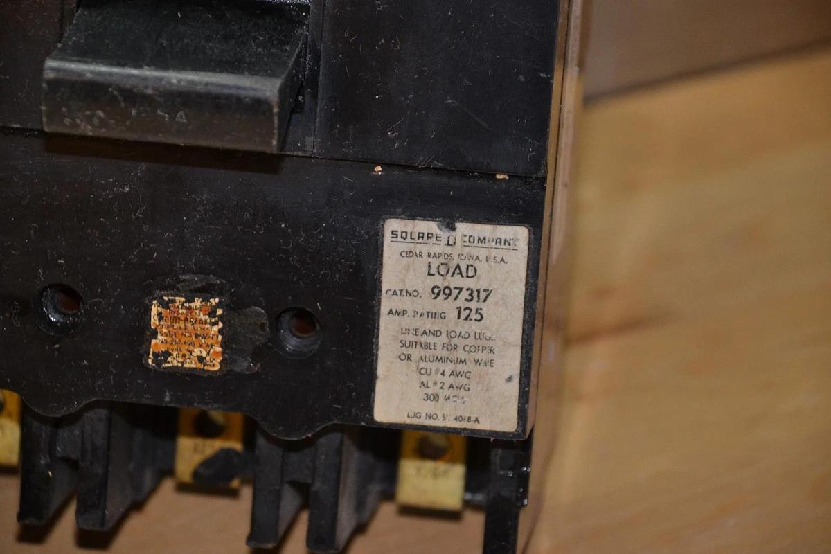 Used SQUARE D 125 AMP 3 POLE CIRCUIT BREAKER CAT No. 997317