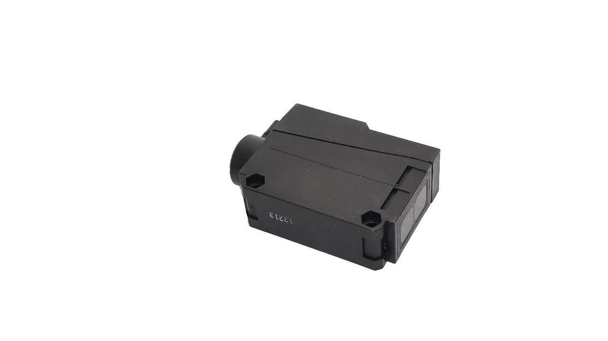 Idec Photoeletric Switch ISF-D500 ISFD500 12-240Vac (New)