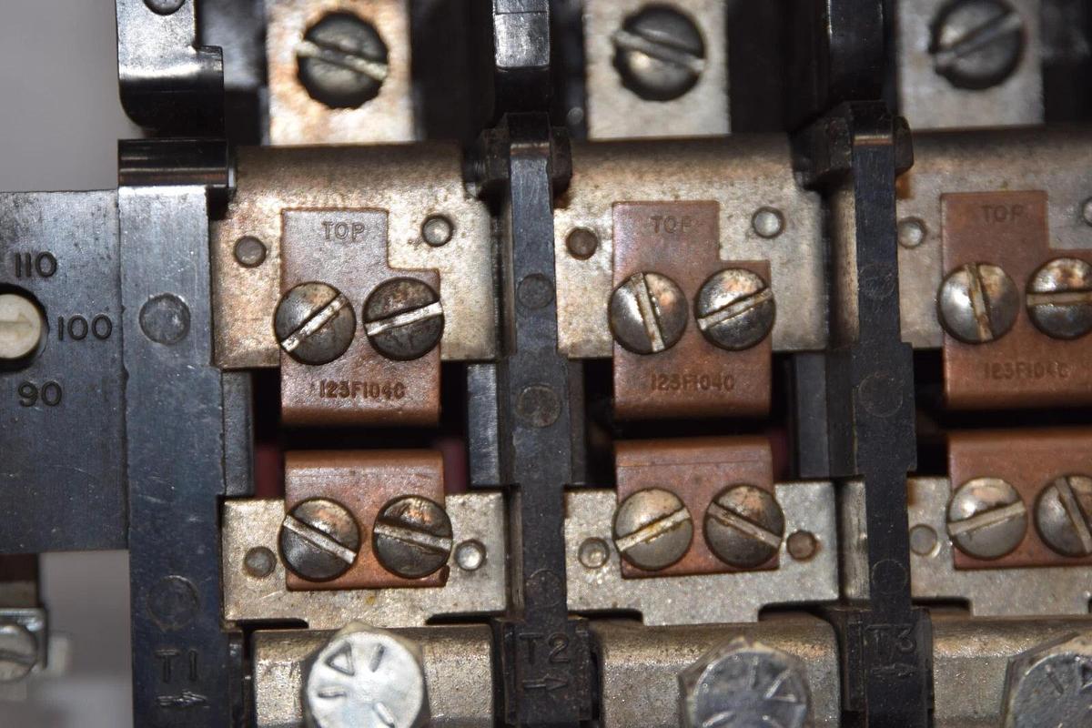 Used GE GENERAL ELECTRIC CR306F0**ABNA Size 4 Starter 120V Coil *Damaged Contact*