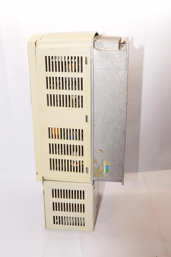 Used WEG USCFW090024T3848EOPDHCZ 3PH 380/480Vac 50/60Hz Vectrue Inverter *No Keypad*