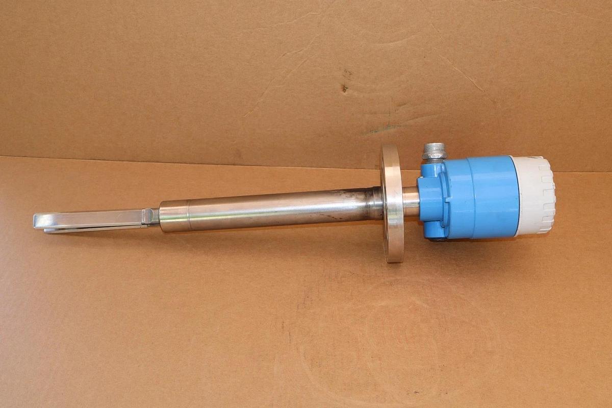 Used ENDRESS + HAUSER Liquid Level Sensor FTM31D-A5KM13 FTM31DA5KM13 L1 18"