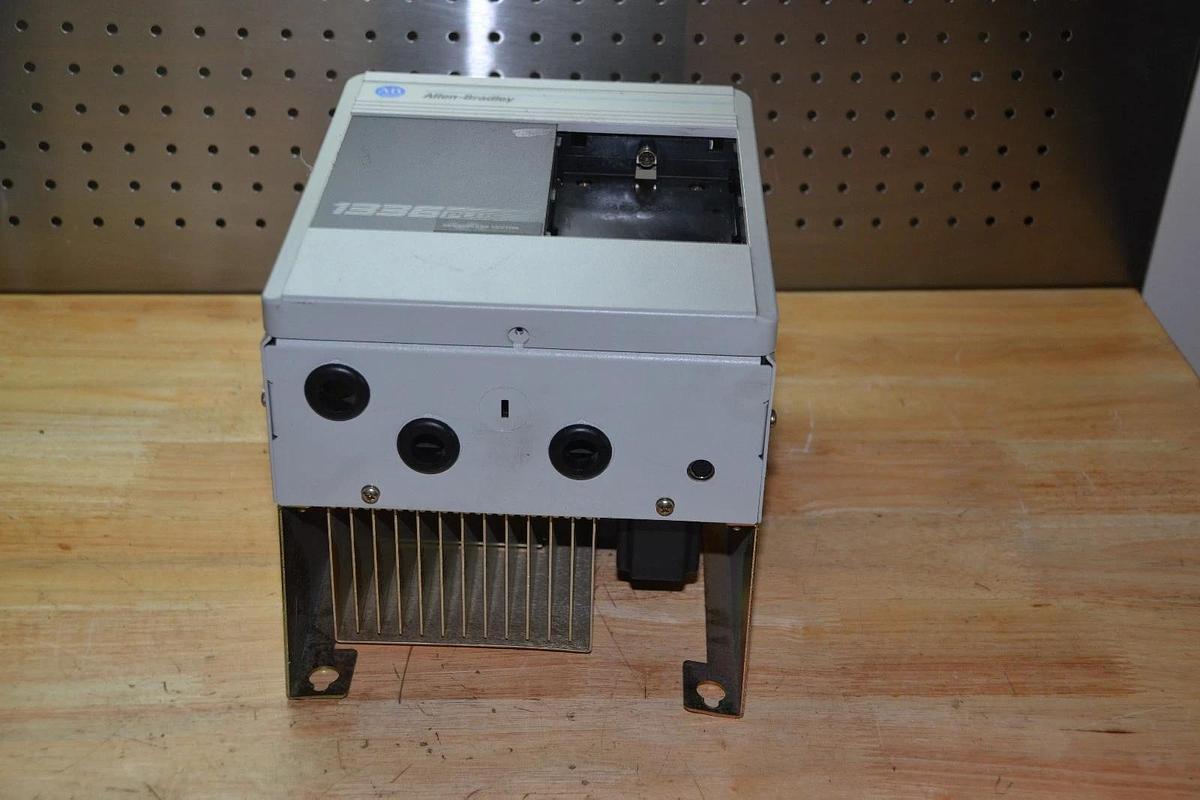 Used ALLEN BRADLEY 1336S-BRF50-AA-EN-L5 380/460V 10.7A 3PH 50/60Hz 1336 PLUS DRIVE