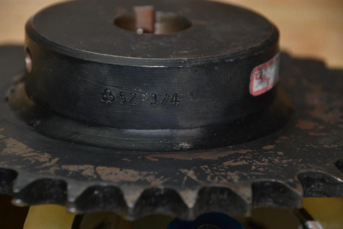 CLOVER 52P3/4 52P 3/4" BORE 32 TOOTH SPROCKET NEW