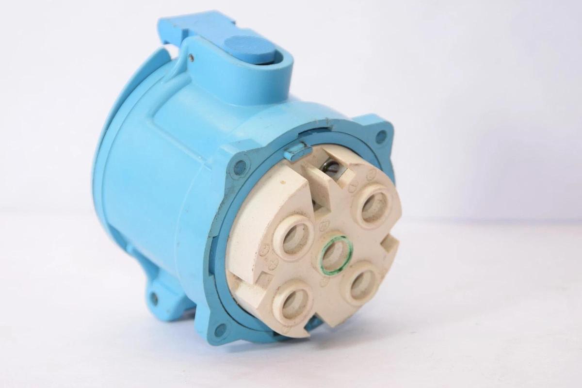 Used (NEW) RUSSELLSTOLL 6FP504 60A 480V 60Hz Receptacle