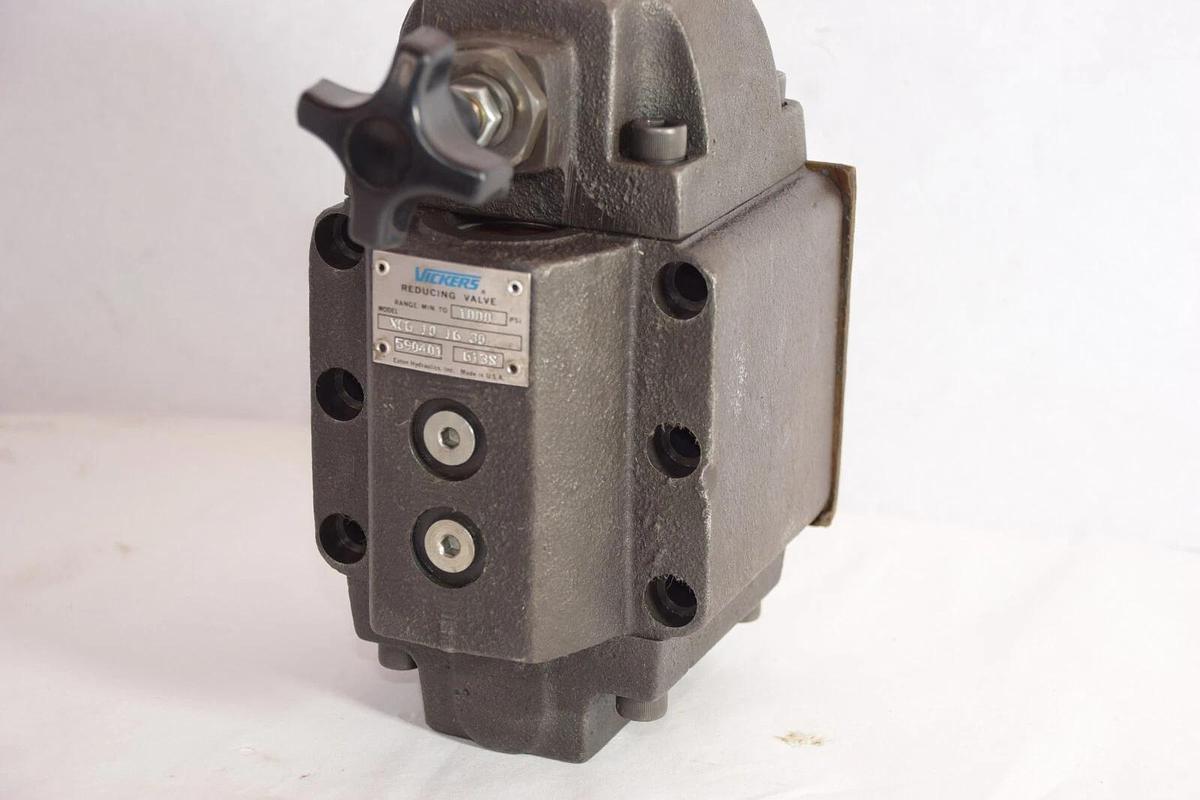 VICKERS EATON XCG 10 16 30 XCG101630 REDUCING VALVE  1000 PSI *NOS*
