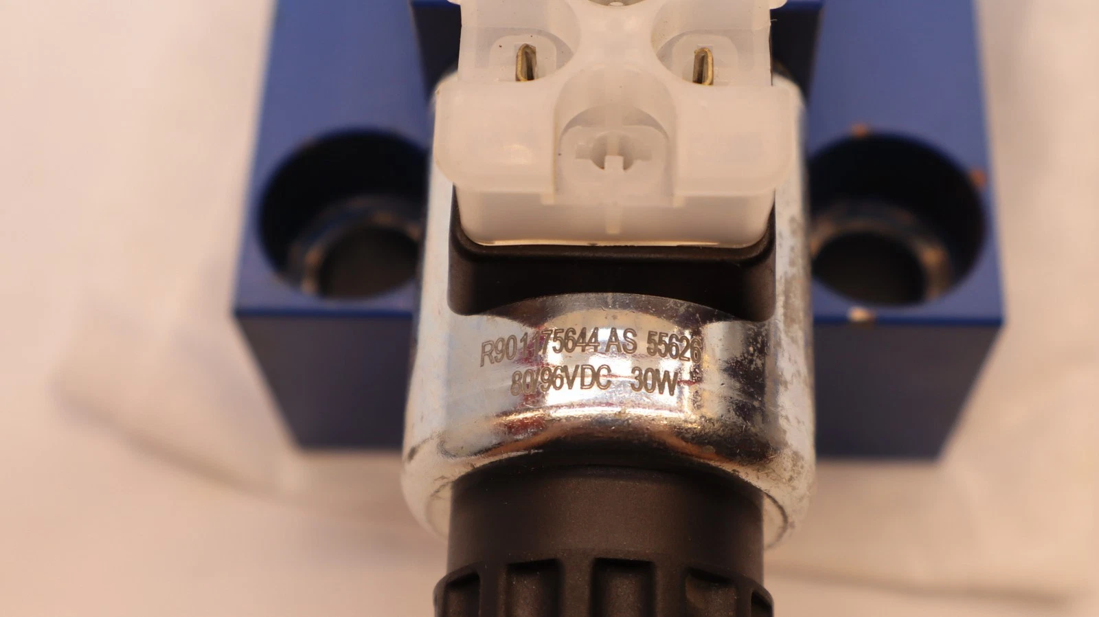 Rexroth Valve R900207848 / R900932379 / R901175644 Hydraulic Solenoid (New)