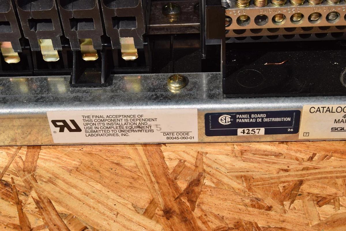Used Square D 42 Circ 225A Main Lug Panelboard Interior NQOM442L225GSA 3ph LOADED 30a