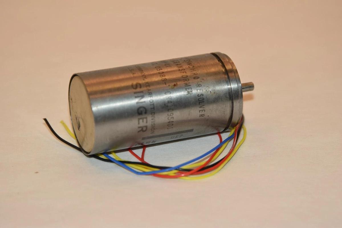 Used SINGER / KEARFOTT 05088-CR41095401 BRUSHLESS SYNCHRO RESOLVER