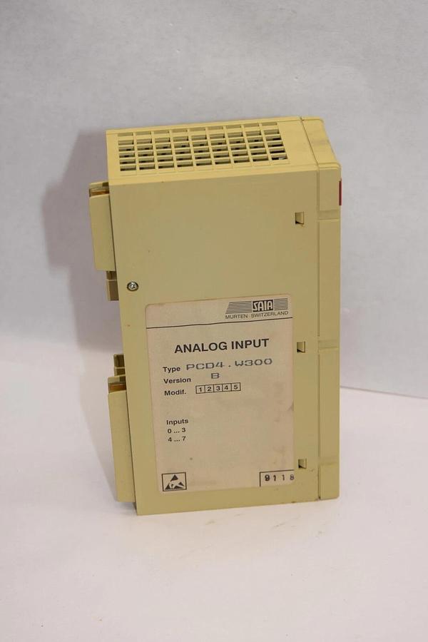 Used SAIA PCD4.W300 Version B Analog Input Module
