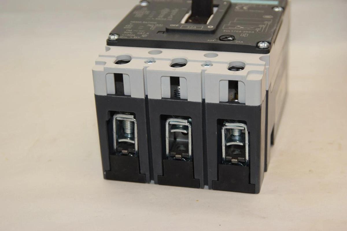 Siemens VL160X 32 Amp A 32A Breaker 3VL1703-2DD33-0AA0 3ZX10120VL101AA1 (NEW)