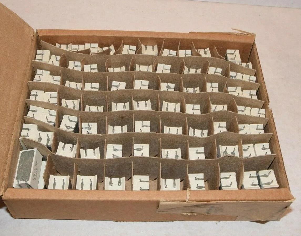 (NEW - BOX 77) NEW YORKER ELECTRONICS PWR103301J 3.3K 5% PWR10 Power Resistor