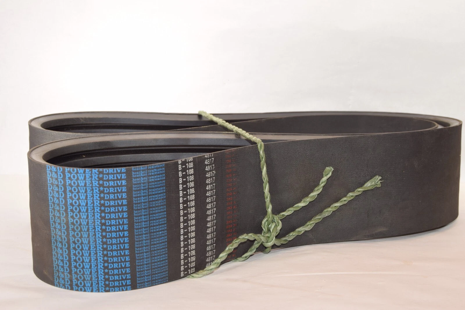 D&D POWERDRIVE Belt V-Belt B108/07 ORB-19-13818B108/07 7 Rib 111"L 0.62"w (NEW)