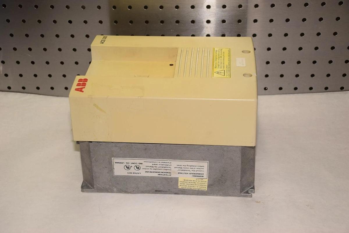 Used ABB ACS300 ACS311-2P7-3 ACS3112P73 380/480V 5A 4.1A INVERTER DRIVE