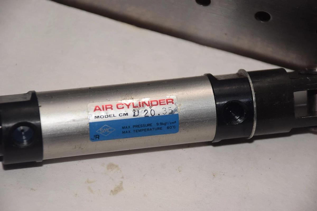 SMC CMD20.35 1.25" STROKE 25/64" BORE AIR PNEUMATIC CYLINDER NEW