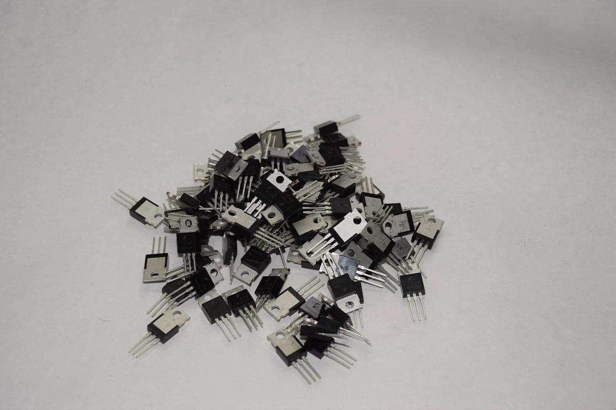 Used (LOT OF 90) FUJITSU BD241B POWER TRANSISTOR