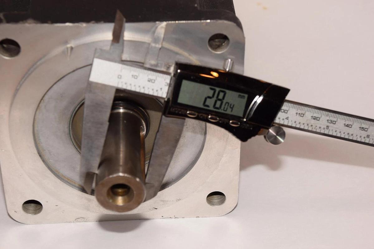 Used Baldor Brushless Servo Motor BSM100C-425M12A 963182 MS4P124W111 X0602 20nm 10.6