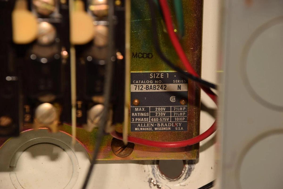 Used ALLEN BRADLEY Combination Starter 712-BAB242 Size Sz 1 Ser N X-343858 200/230v