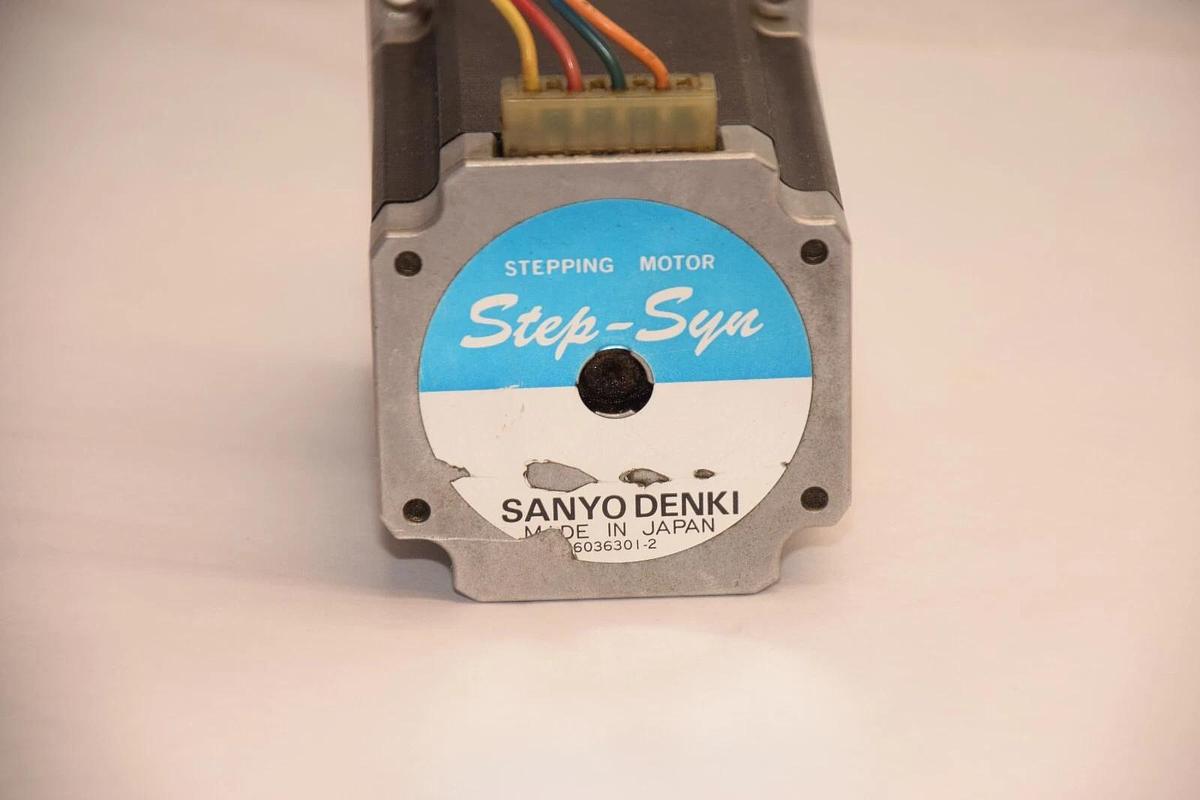 Used SANYO DENKI 6036301-2 , 60363012 Step-Syn Stepping Motor