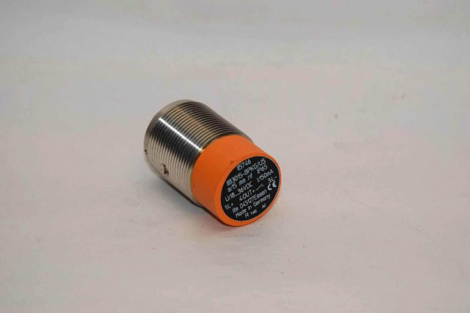 (NEW) IFM EFECTOR IIB3015-BPKG/US 15mm 18-36Vdc Proximity Sensor