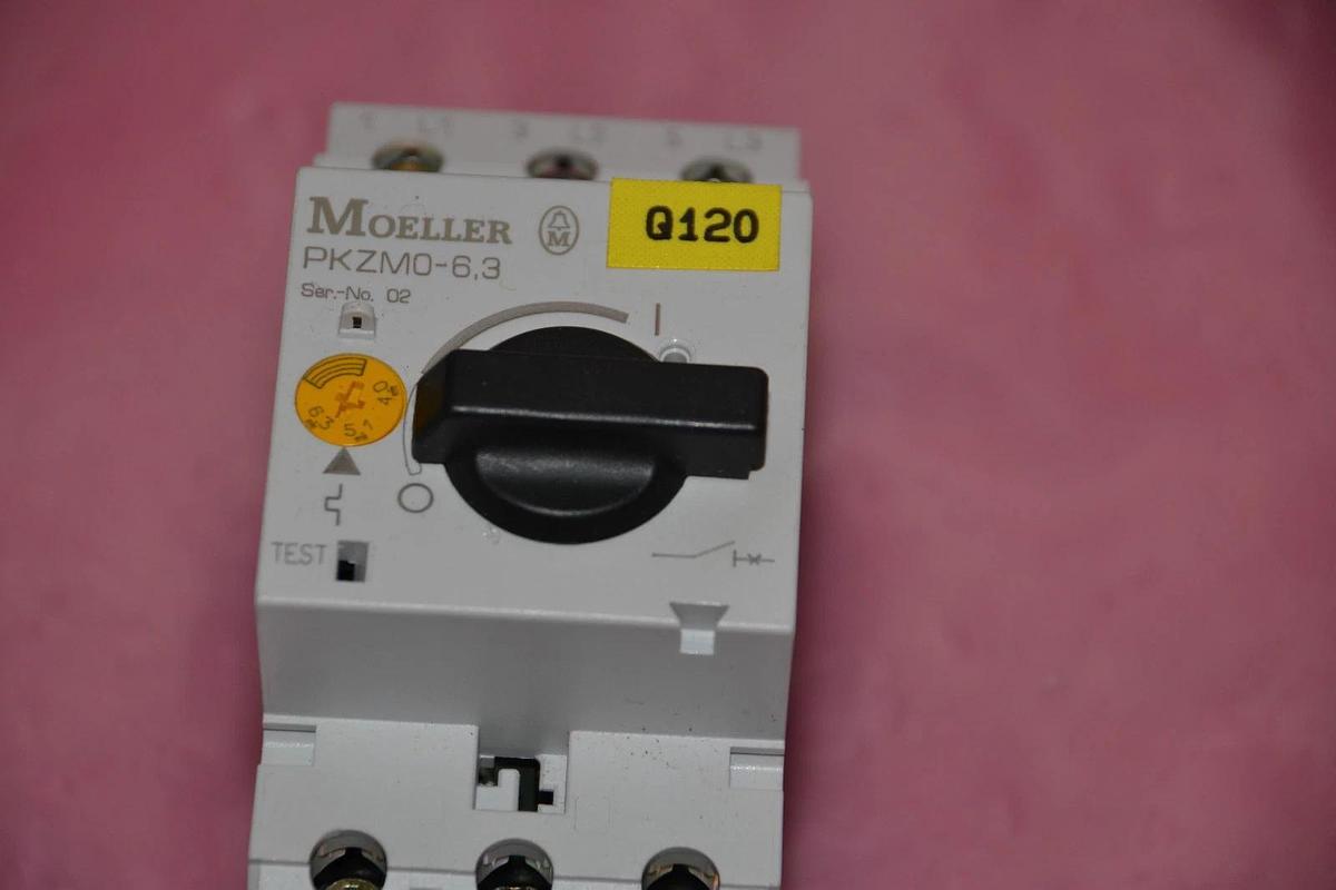 Used KLOCKNER-MOELLER RELAY MODULE PKZM0-6,3 PKZM0 6,3 PKZM063