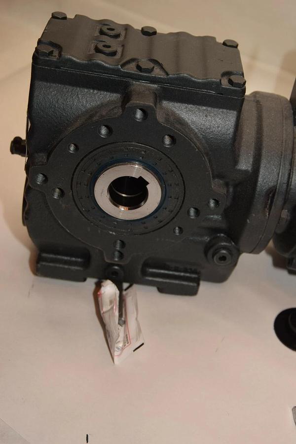 Sew Eurodrive Gearbox w/ Motor SA47/A 80.1550884901.0001.12.20 63.80:1 NEW