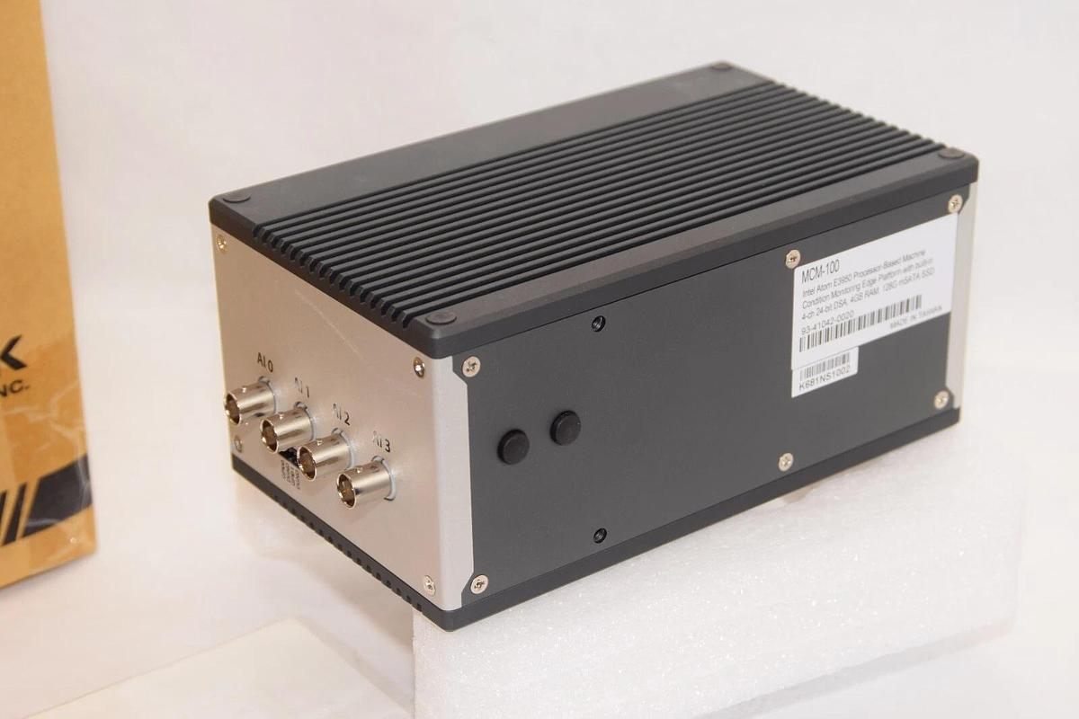 (NEW) ADLINK MCM-100 MCM100 E3950 Processor-Based Machine Monitoring Machine