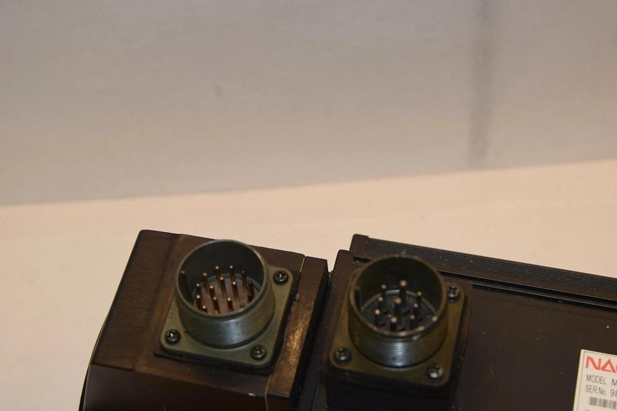 Used Nachi AC Servo Motor MDM212H1V  2.1KW  2000RPM 9.8 NM