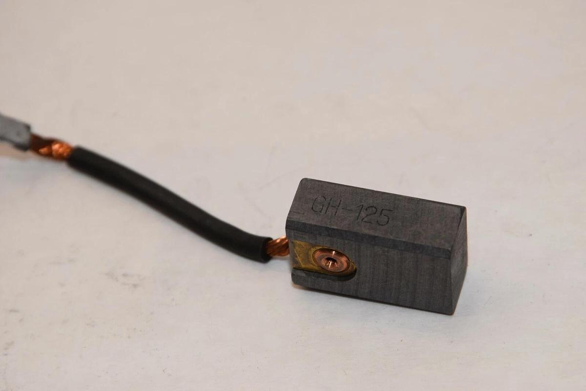 (NEW) HELWIG / MEW GH-125 GH125 25/32" x 1/2" Carbon Brush