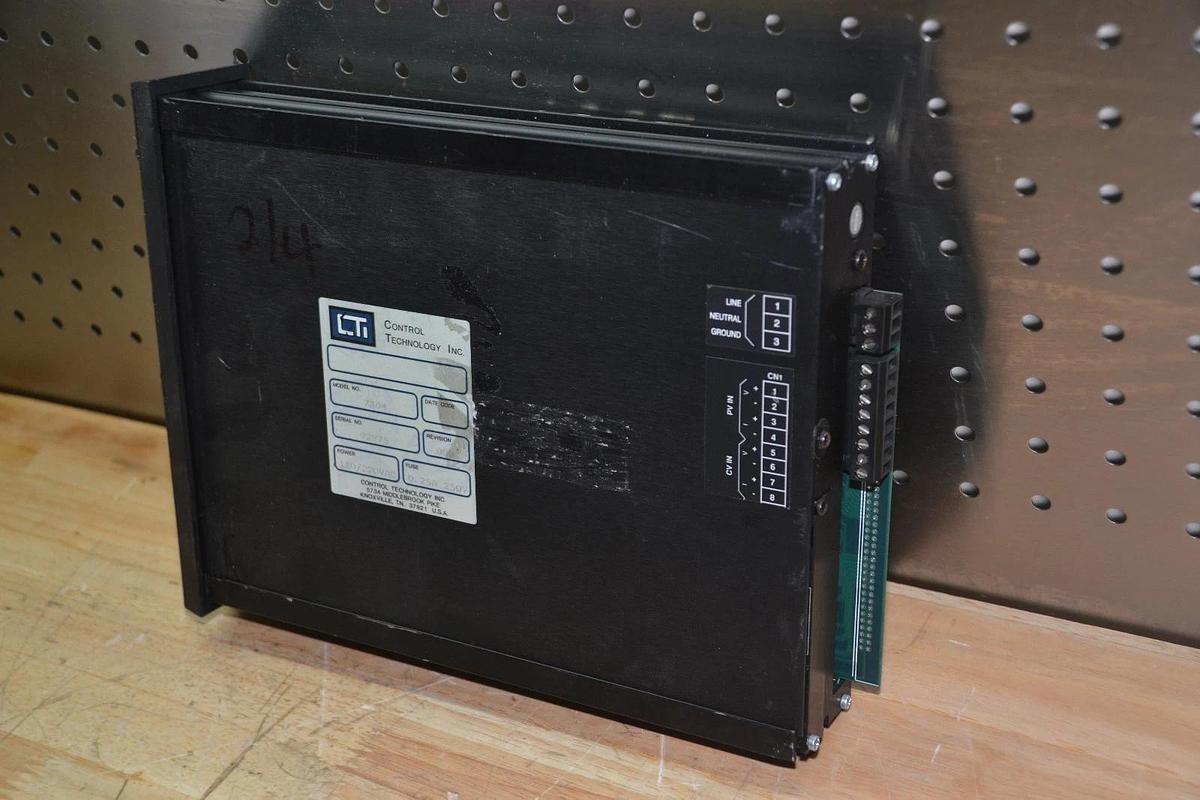 Used CONTROL TECHNOLOGY CTI 7304 110/220VAC OPERATOR INTERFACE DISPLAY STATION