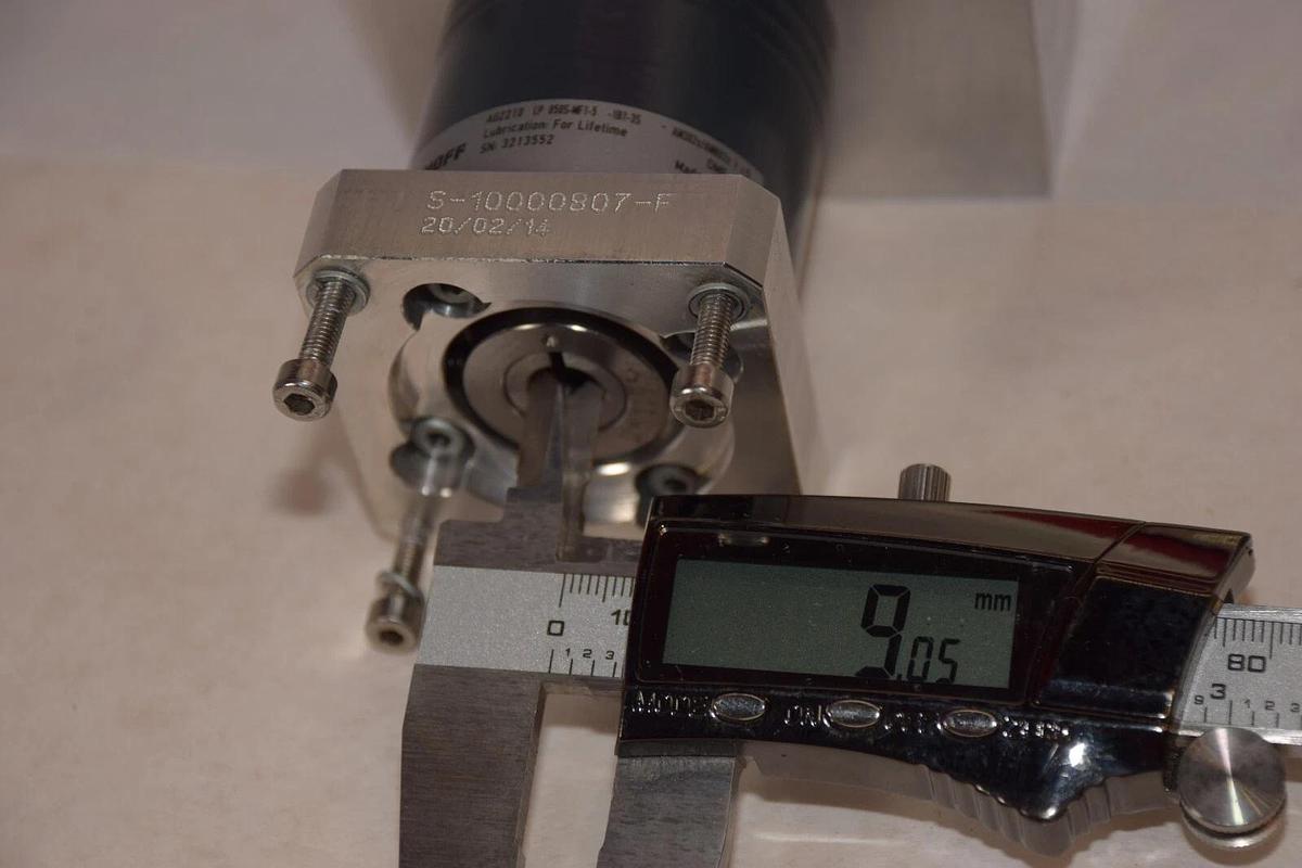 Used BECKHOFF AG2210 LP 050S-MF1-5-1B1-3S , S-10000807-F , AM3022-0C00-0000 Gearhead