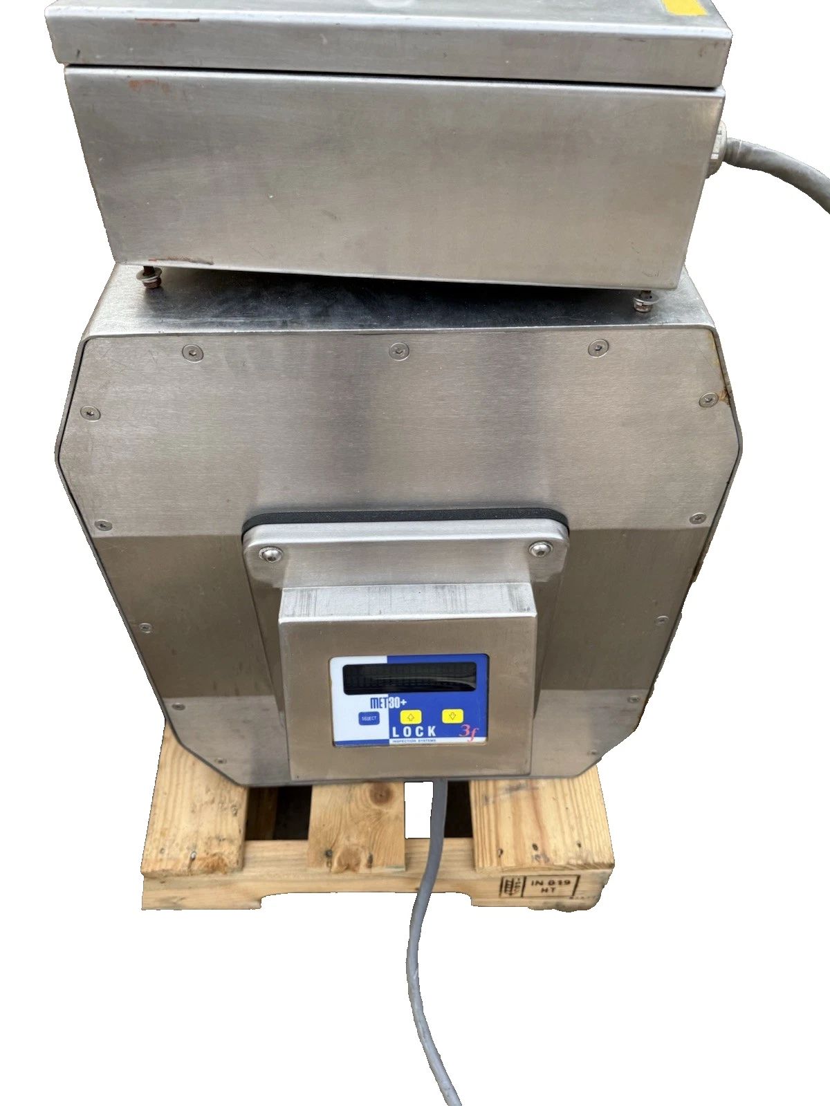 Used Lock Inspection Systems MET30+ Metal Detector for Conveyor 19-1/2" X 11-1/2"