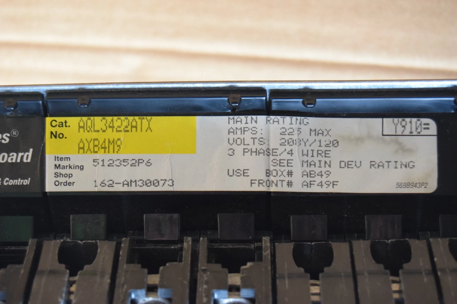 Used General Electric GE A Series 225A Panelboard Interior AQL3422ATX AXB4M9 3ph 4w