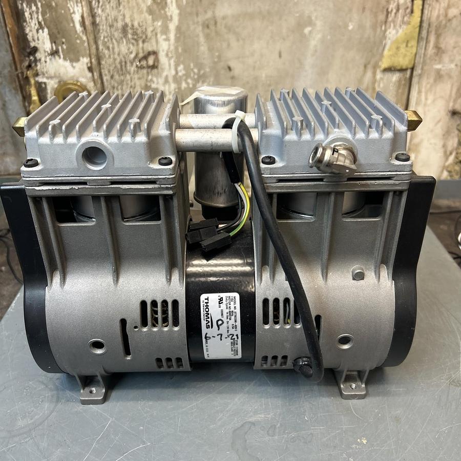 Used THOMAS 2770CE66-629B 115V 60Hz 9.5A Vacuum Pump
