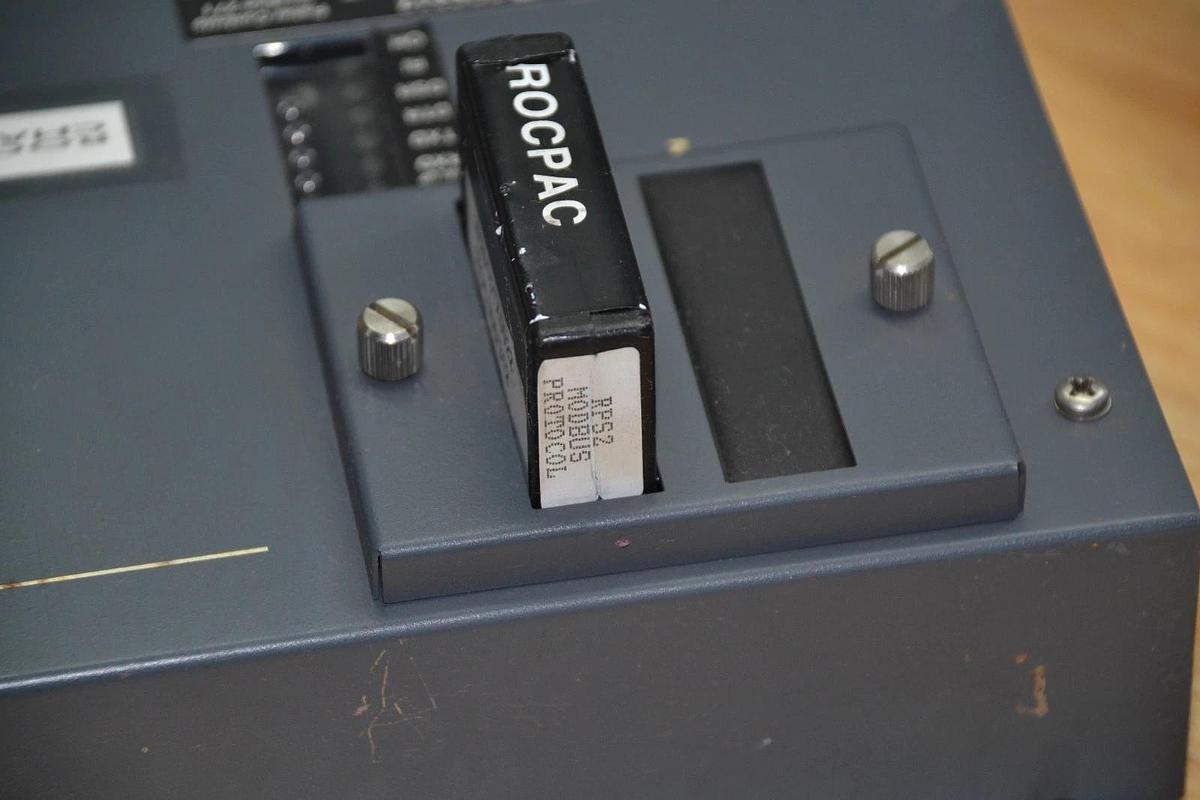 Used FISHER DCS ROC306 ROC 306 ROC-306 Master Controller Unit  W20151X0022