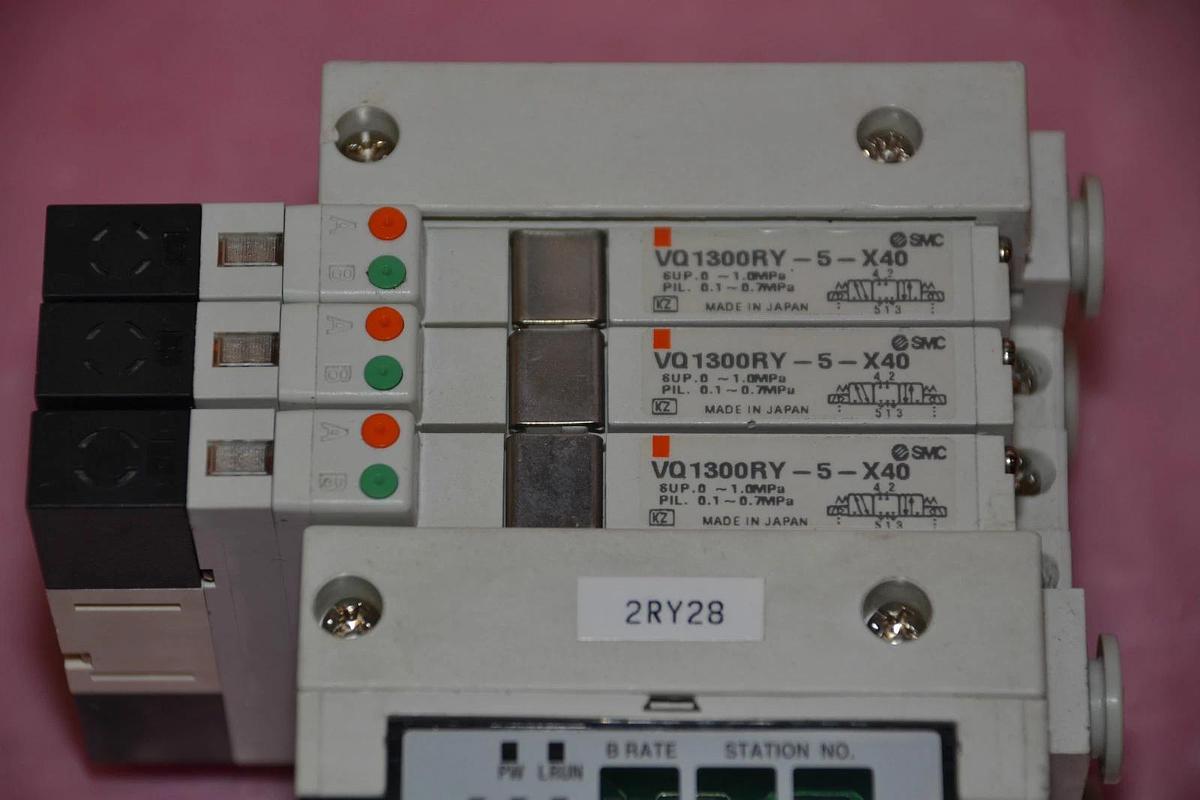 Used SMC MANIFOLD EX120-SMJ1 SOLENOID VQ1300RY-5-X40 VQ1300RY5X40 VQ1300RY 5 X40
