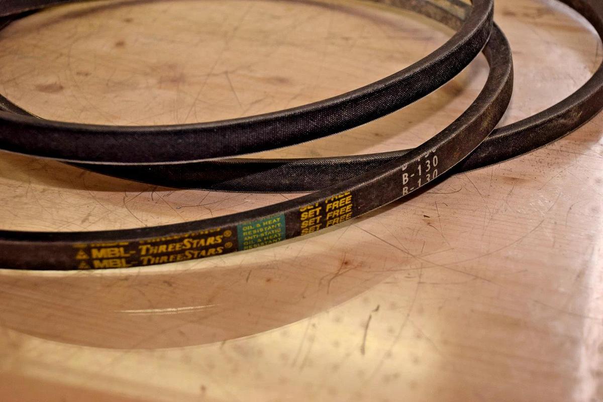 MBL-THREESTARS V-Belt Belt B-130 B130 SET FREE (NEW)