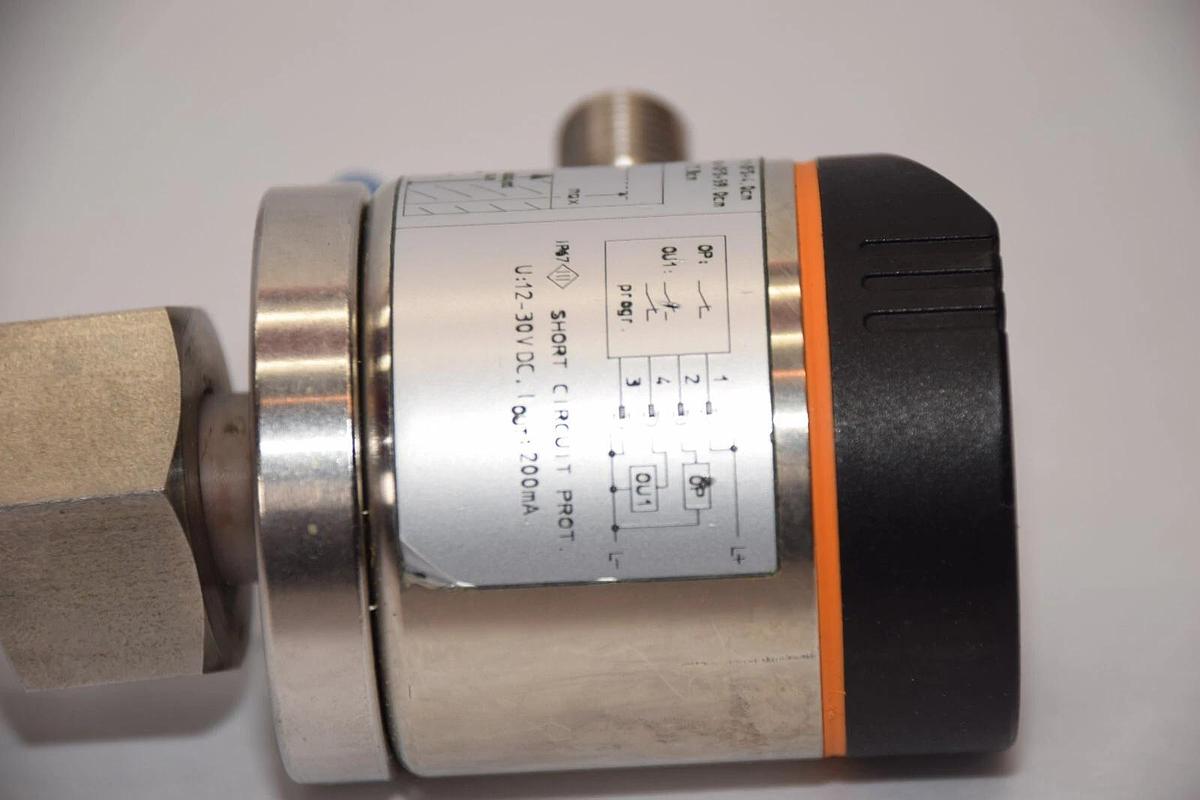 Used IFM EFECTOR LK1024 , D-45127 12-30Vdc 200mA Level Sensor