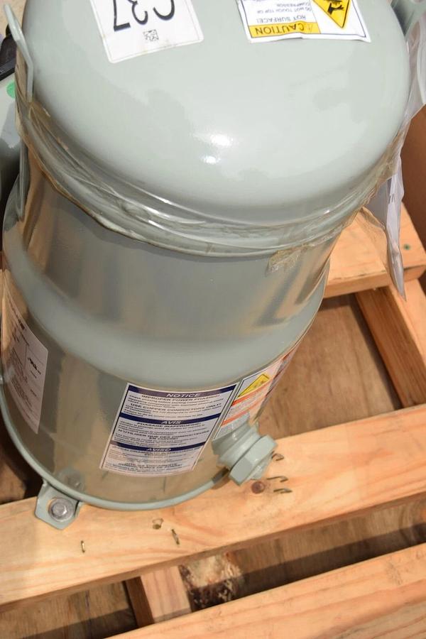 Trane 10 Ton Scroll Compressor CSHD120K0B0M 570010515200 COM09857 380/460v *NEW*