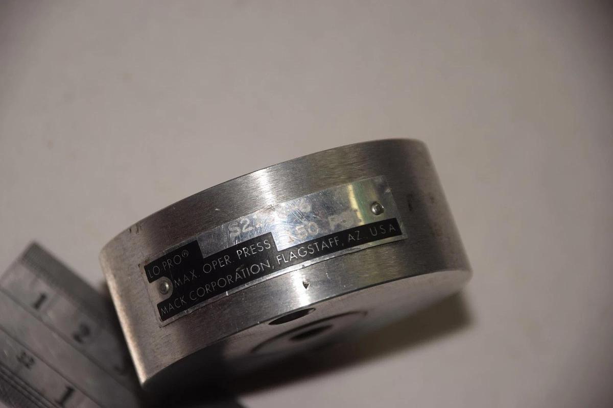 MACK CORPORATION LO-PRO S2138-6 150psi PNEUMATIC CYLINDER NEW