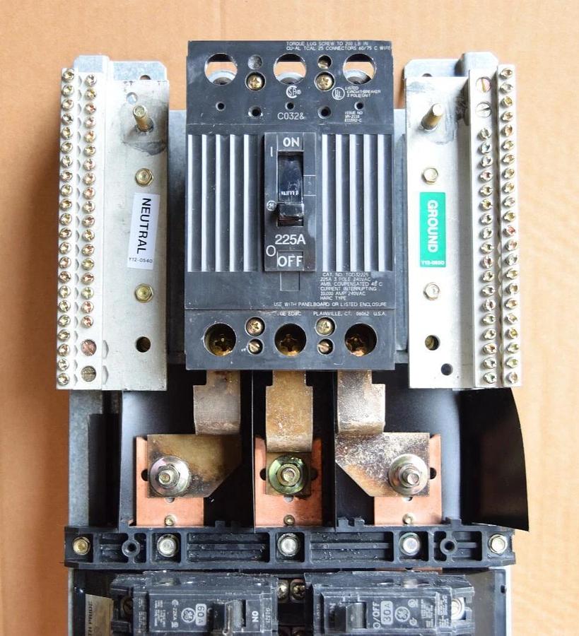 Used General Electric GE A Series Panelboard Interior AQL3422ATX AXB4M9 3ph 4w 225A