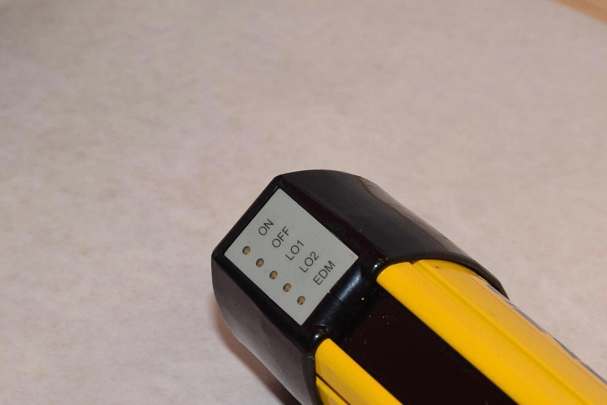 Used Smartscan Safety Light Curtain T4 050-405 24VDC 050 405 050405