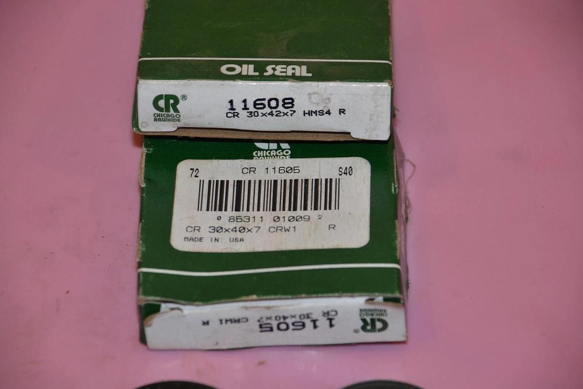 LOT OF 2 CHICAGO RAWHIDE OIL SEAL 11608 30X42X7 NEW