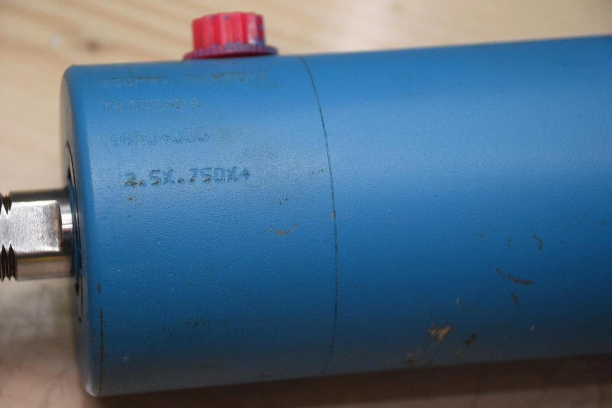 VICKERS Cylinder  TA10EABA, TA10EA5A,  2.5 X 750X4, 2.5X.750X4  NOS