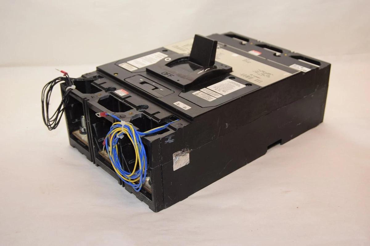 Used SQUARE D CIRCUIT BREAKER 800A 800 Amp A 12-718031-37 3P 3 pole MHL368001291