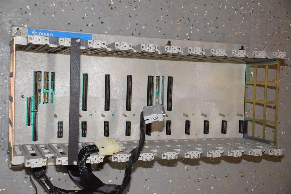 Used GOULD 984 SERIES AS-H827-209 AS-9536-000 PRIMARY HOUSING 11 SLOT RACK