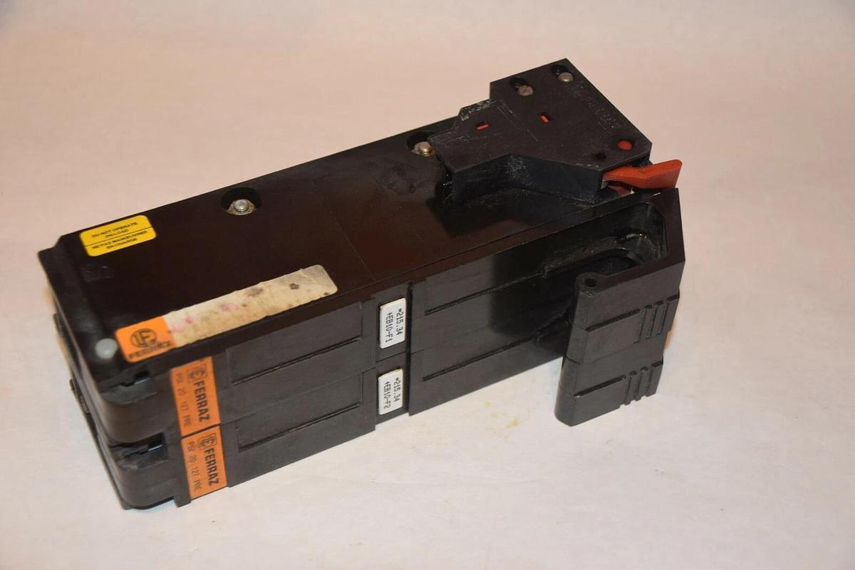 Used FERRAZ SHAWMUT 3-97227 397227 FUSE BLOCK WITH (2) S0867 40A FUSE