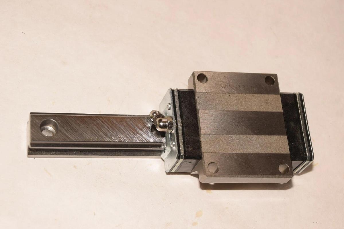 THK HSR20B1KK+150L-II LINEAR GUIDE BEARING BLOCK NEW