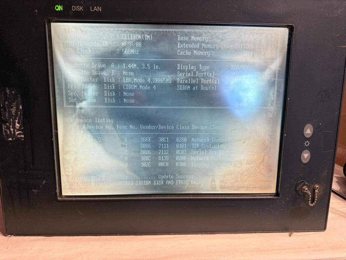 Used Schneider Electric Magelis iPC Control Box MPCBN02NAA0N Front Pane MPCNT50NNN00N