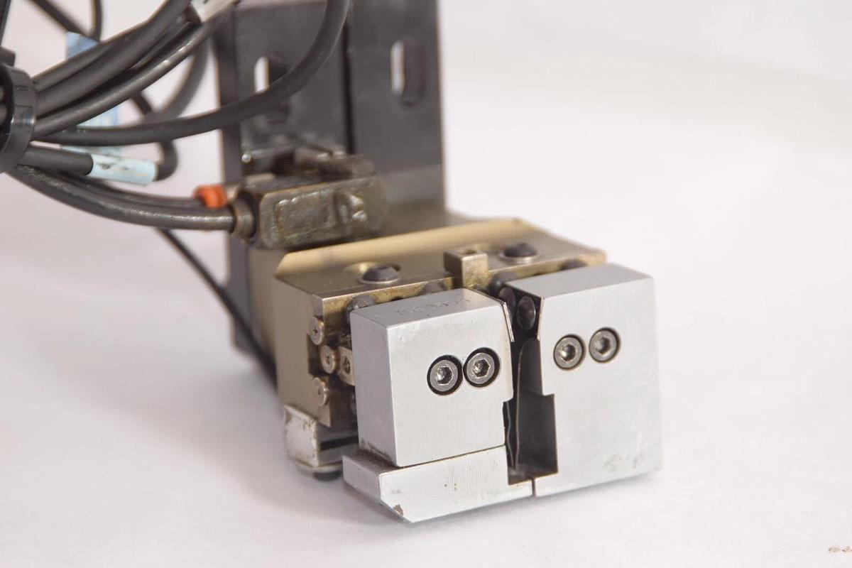 Used DE-STA-CO 574862-1 , RP-50P Gripper Mini-Clamp