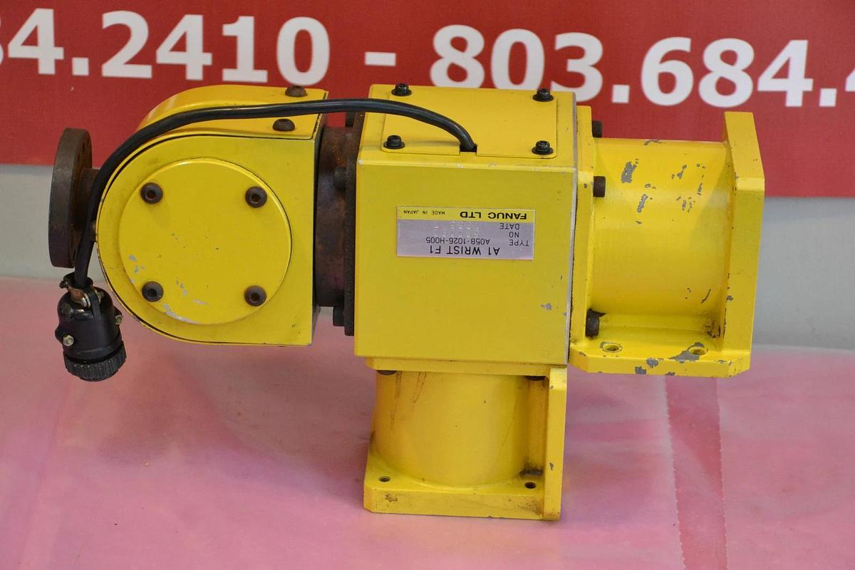 Used FANUC LTD A1 WRIST F1 A05B-1026-H005 A05B 1026 H005 A05B1026H005